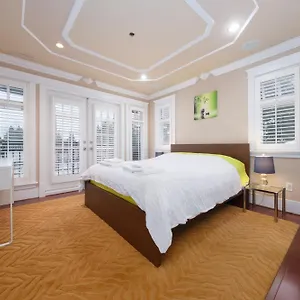 Oakridge Luxury Homestay Vancouver