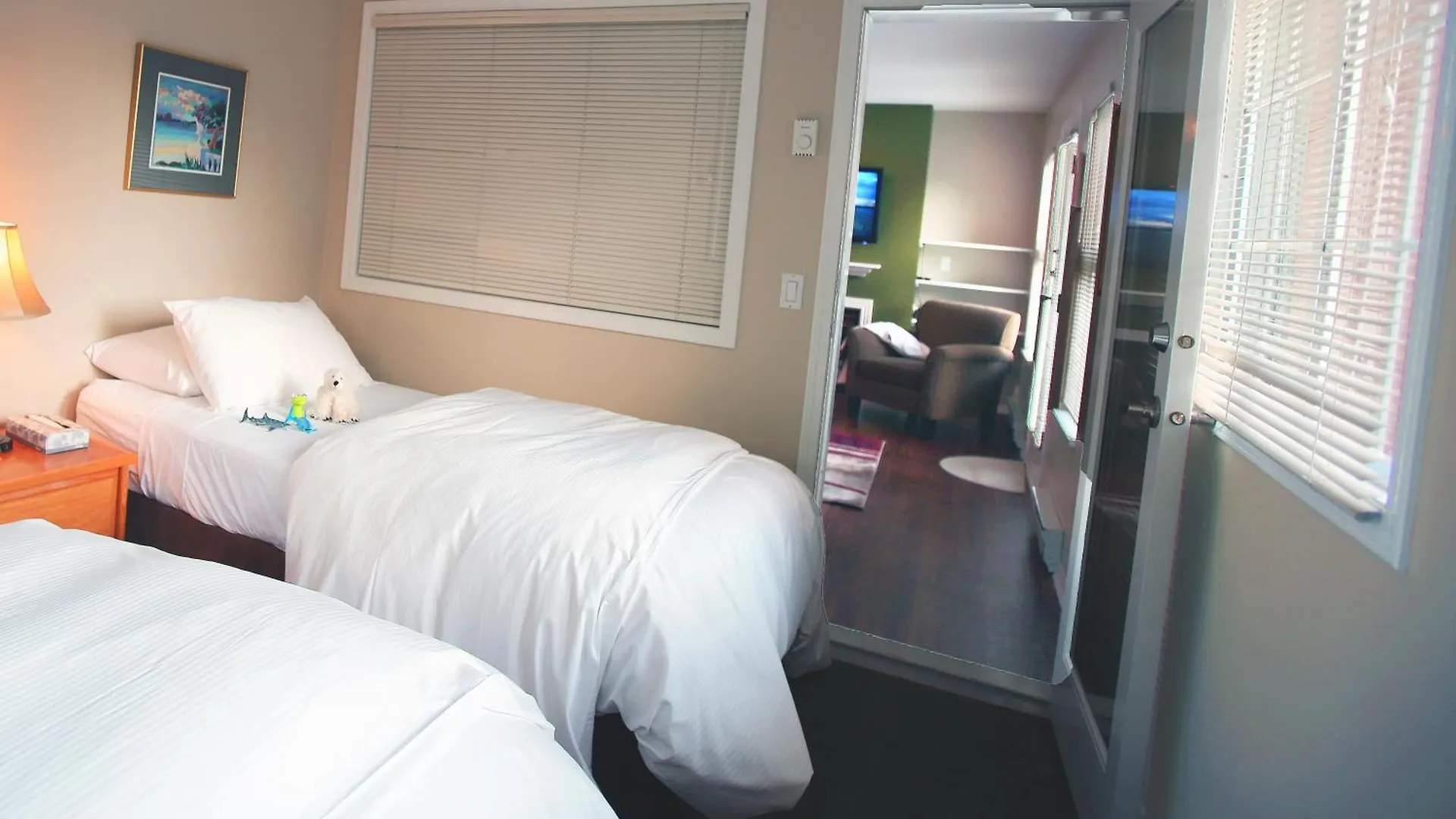 Times Square Suites Hotel Vancouver 3*,