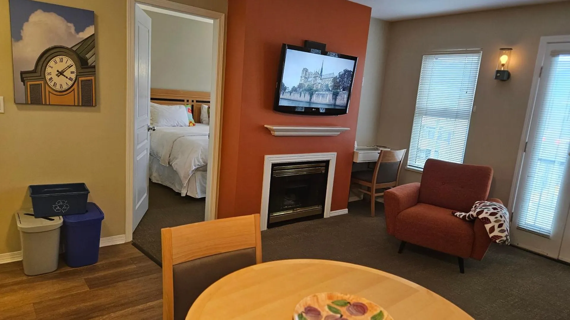 Times Square Suites Hotel Vancouver 3*,