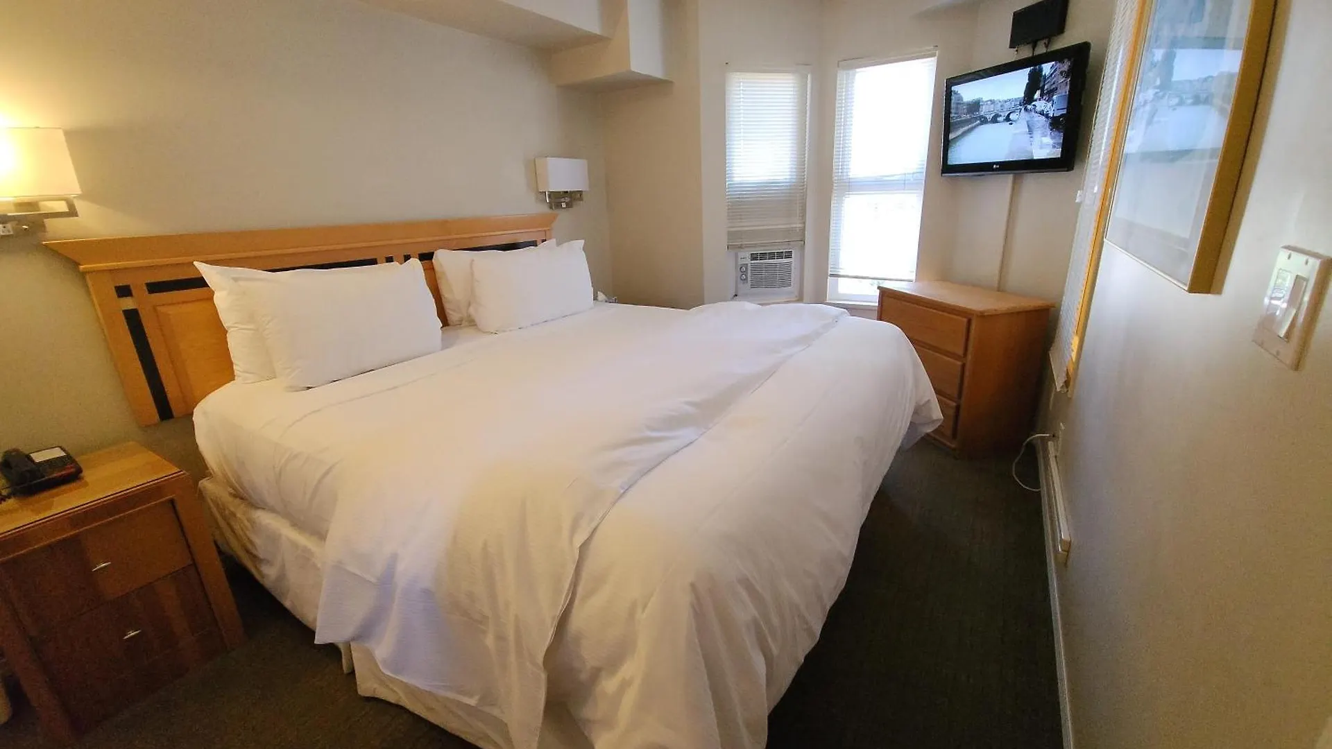 *** Aparthotel Times Square Suites Hotel Vancouver Canada